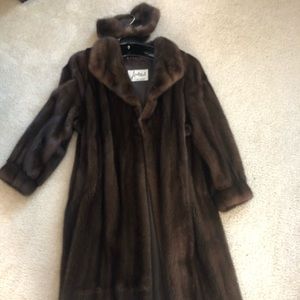 Medium, full length Mink fur. With ear muffs.